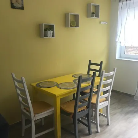 Siofok Aranypart Apartmanok * שיופוק