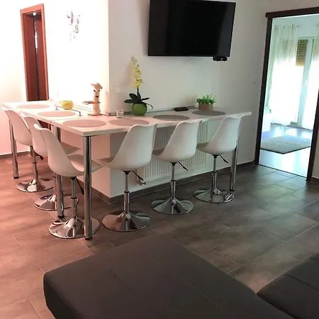 Siofok Aranypart Apartmanok דירה שיופוק